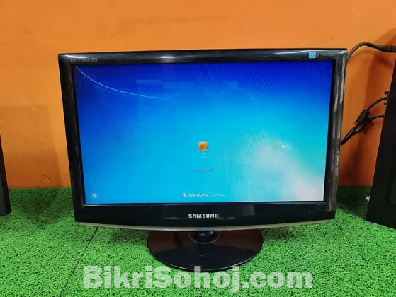 19'' Samsung SyncMaster 933SN Plus HD Monitor